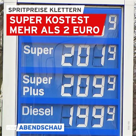 The average gas consumption in Germany in 2021 was around 7,35 liters per 100 km. Car owners in Germany drive on average 11.230 km per year, equaling 935 km per month. The gas price is very volatile. Let’s take the average petrol price of 2023 of 1,80 euros per liter as an example. So let’s do a quick calculation for monthly gas costs: